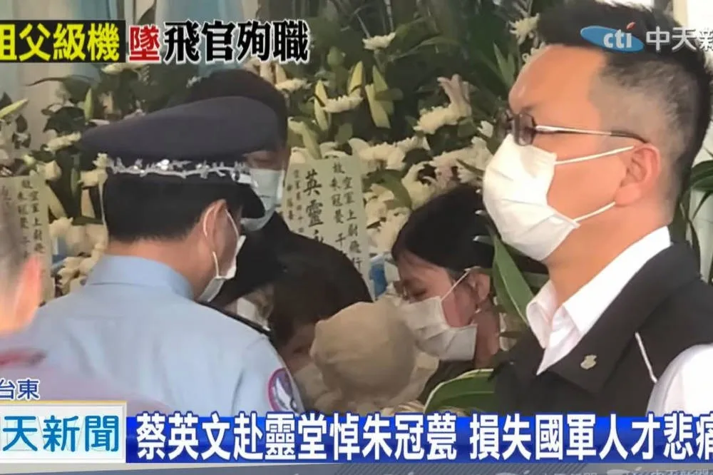 蔡總統悼念殉職飛官　朱母泣訴：當飛官家屬可憐又辛苦