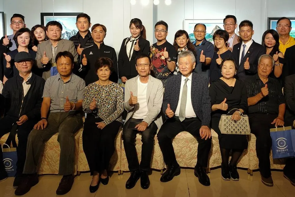 新萬仁董座林文政中友藝廊辦個展　作品義賣近百萬捐偏鄉小學