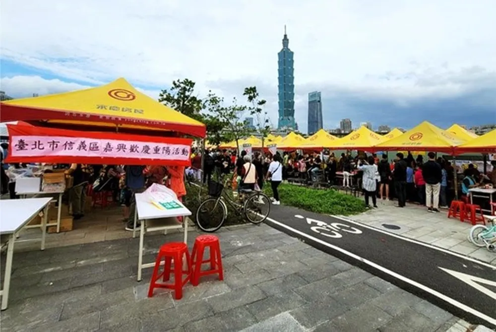 敬老共餐、帶長輩活動Party　永慶房屋帶鄰居過重陽
