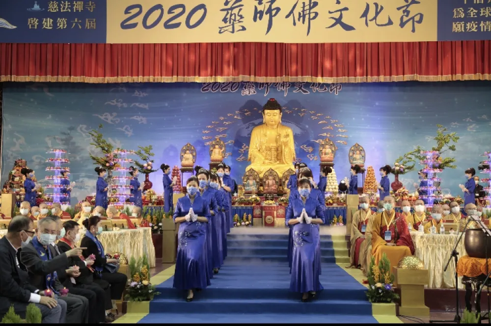 藥師佛文化節 藍綠要角抗疫祈福 徐國勇談寺廟產權問題 政府一定與宗教界站在一起 一步步解決問題