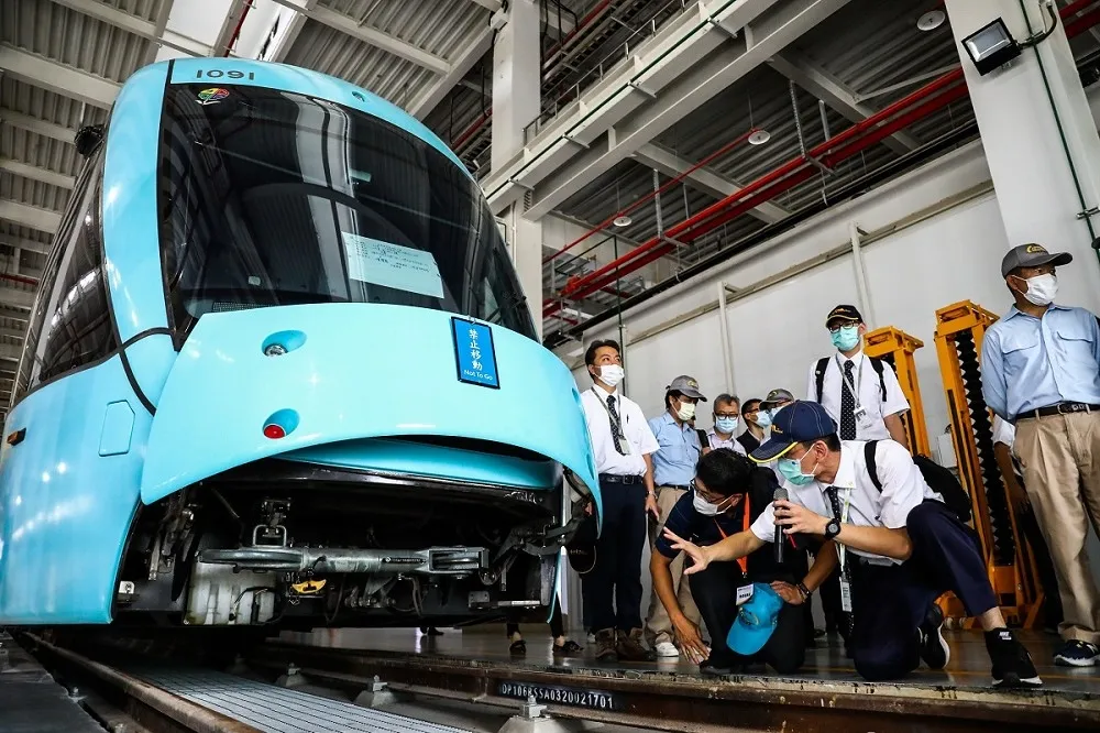 【看海捷運】淡海輕軌「藍海線」15日通車　首月民眾免費搭乘