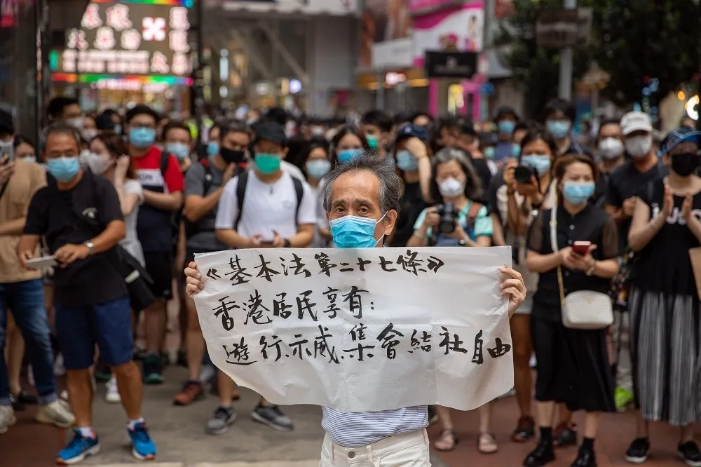 廖偉棠專欄：港人挺川是知恩圖報　不理智但也不可笑