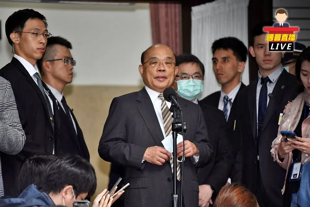 【國會直播】赴立院報告再遭拒　蘇批「杯葛連道具豬都覺得煩了」
