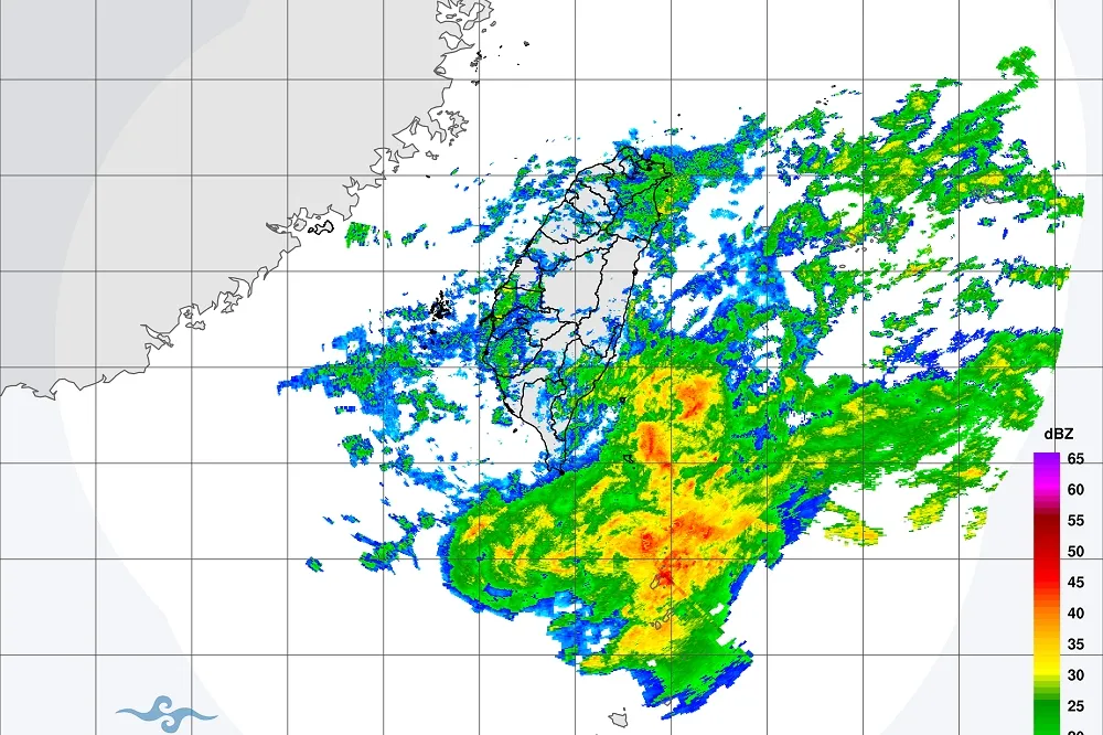 梵高外圍水氣+東北風　宜蘭及新北山區有局部大雨