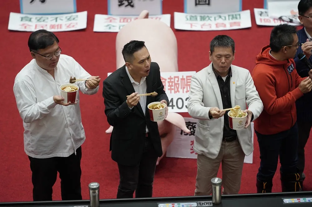 「政院發言人成名符其實造謠者」　國民黨：不該下台嗎