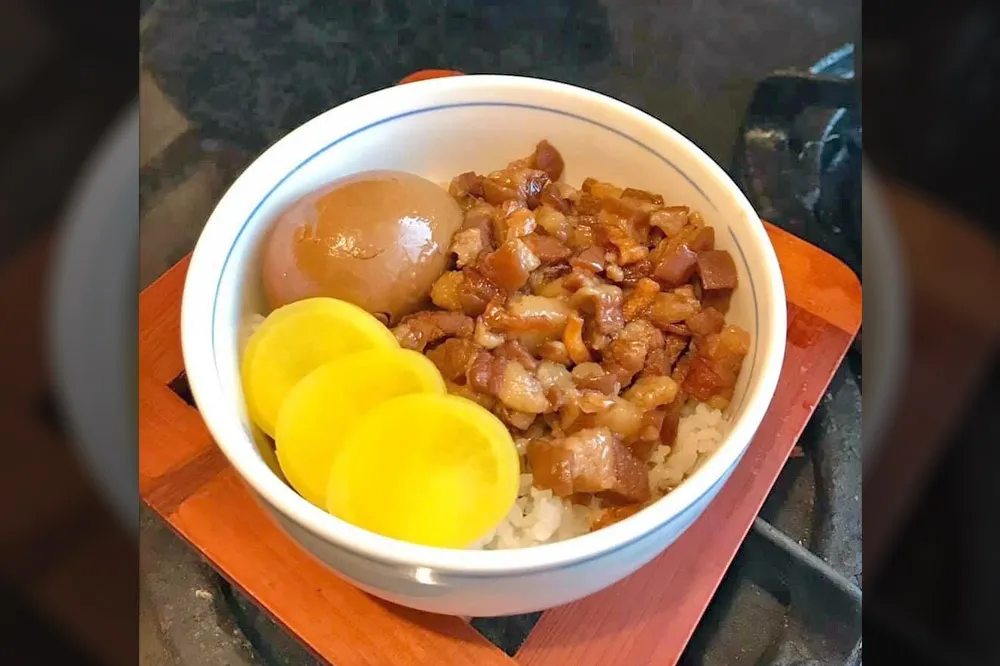 古早滷肉飯的那片黃蘿蔔怎麼不見了？
