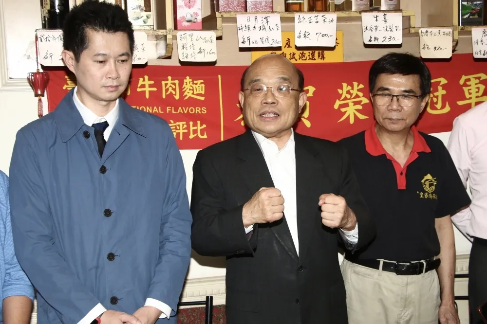 【牛肉麵之亂】政院失誤送槍給藍營！　綠高層估會「串接秋鬥抗議」再炒1周