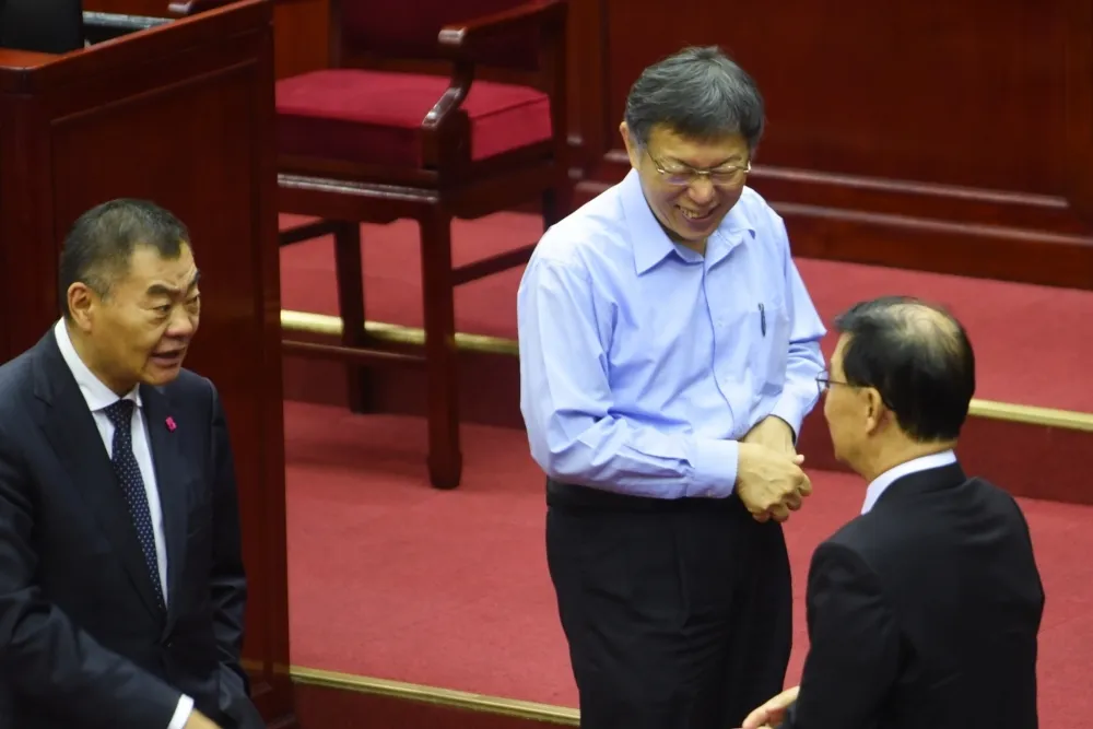 遭質詢「是否認同一中原則」　柯文哲反問：奇怪為什麼要在意？