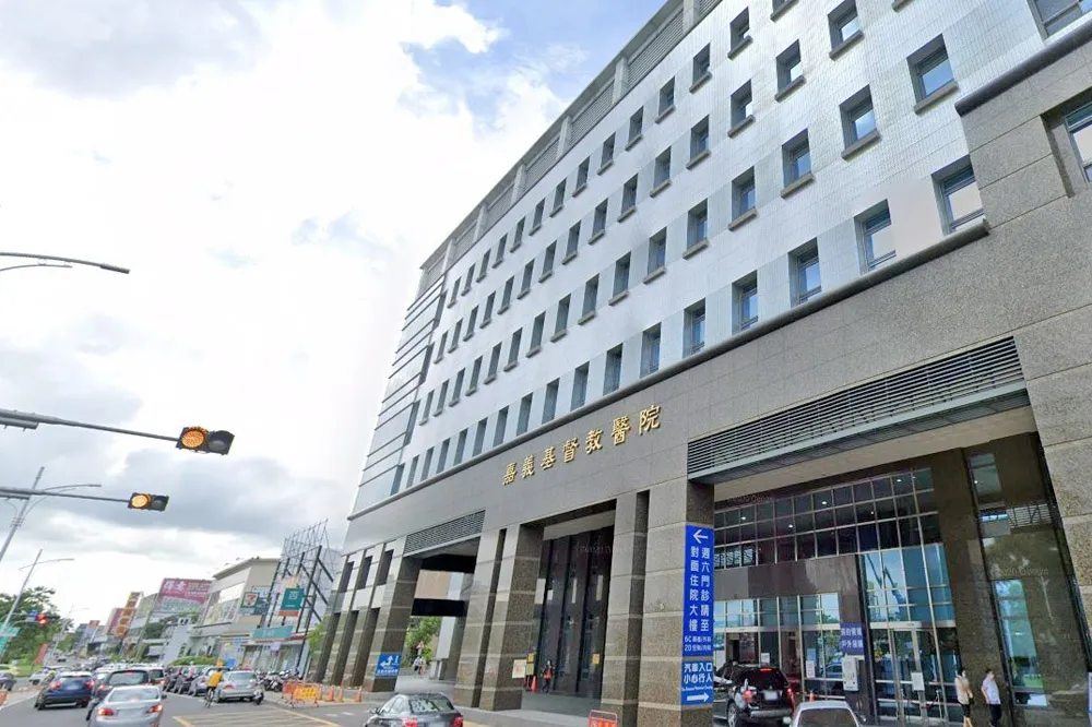 疑因5小時內遭拔20顆牙昏迷致死　34歲鄭女家屬報案求真相