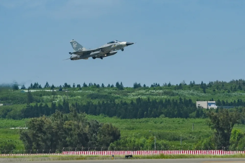 F-16停飛進入「天安特檢」　國防副部長：IDF戰機接替戰備