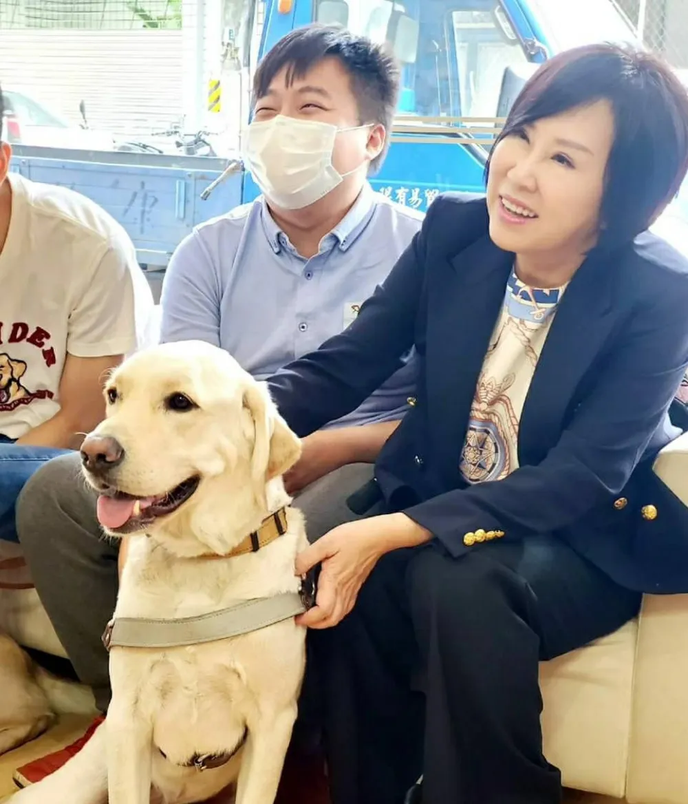 導盲犬守護天使 余湘  邀您加入導盲犬協會行列