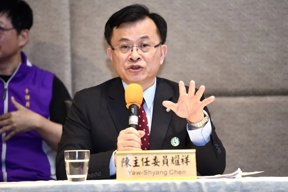 【內幕】NCC主委2度找中嘉喬52台　明示府裡「要華視撤寰宇」