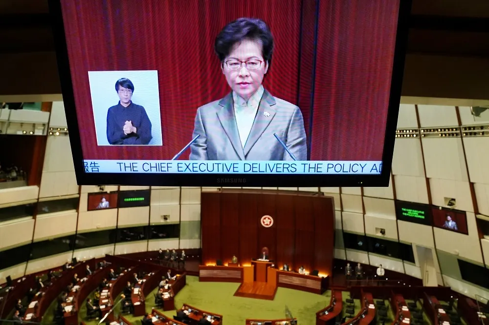 香港特首發表《施政報告》　推崇國安法作用、年輕人願認錯可減刑