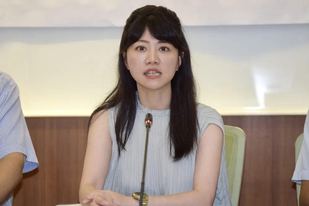 打臉高嘉瑜海外考察「全程參與」　藍議員po照：人去哪？