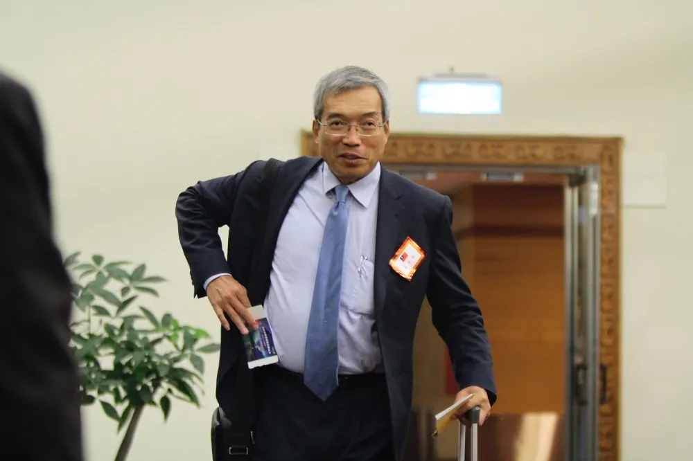 寶佳涉勞動基金炒股案　謝金河不解：為何不當巴菲特，寧可當禿鷹？