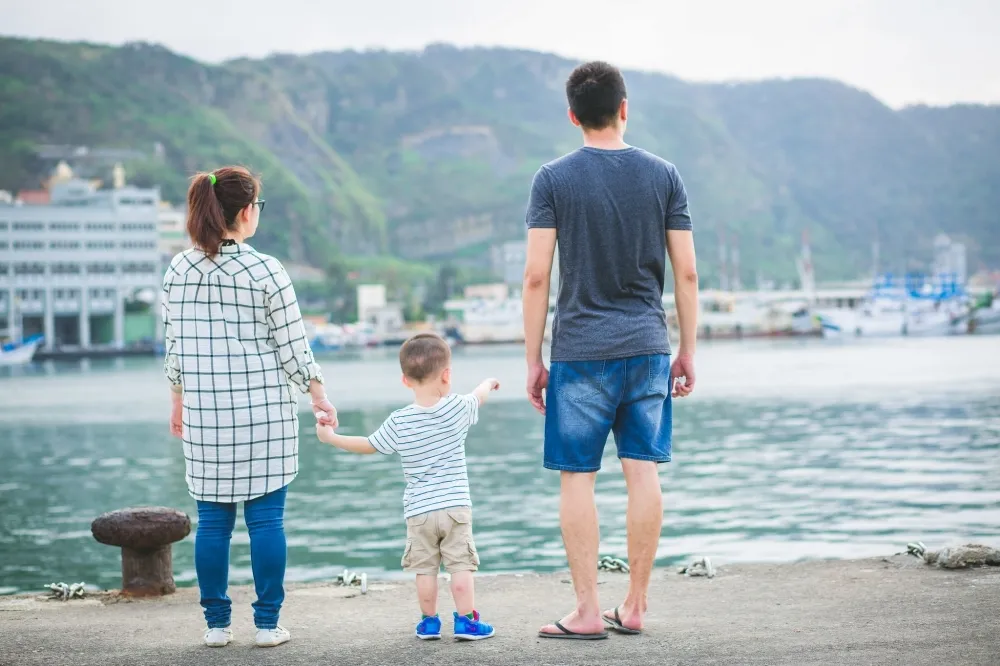 小孩總讓你抓狂！解決親子教養難題需要「三大育兒夥伴」