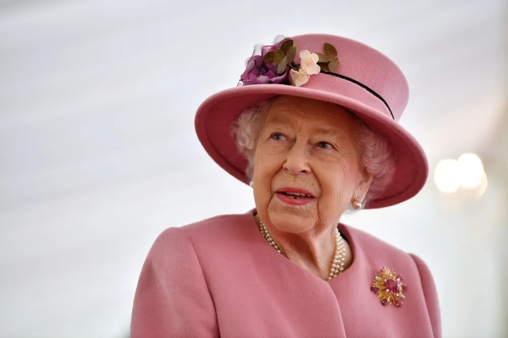 消除民眾心中安全疑慮　英女王夫婦將率先接種新冠疫苗