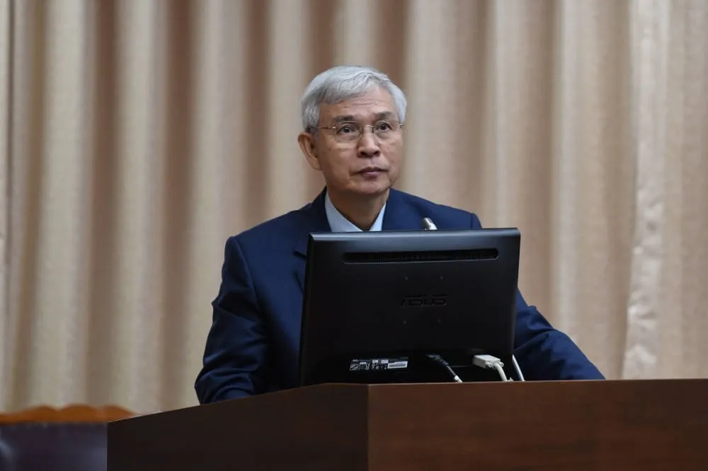 央行4限令鐵腕打房　首度管制餘屋貸款、自然人買第3戶限貸6成
