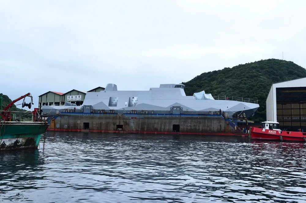 【獨家】海軍700噸雙船體沱江艦首次曝光　最快明年7月交艦成軍