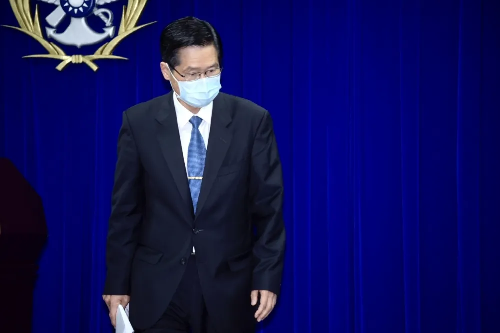 【嚴德發倦勤】因軍退任公職恢復優存案　爆政委開飆「把國防部長當兒子罵」