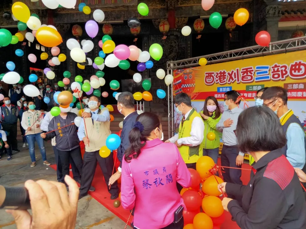 攜西港文化祭 黃偉哲歡迎民眾來全台首創草蓆迷宮同樂