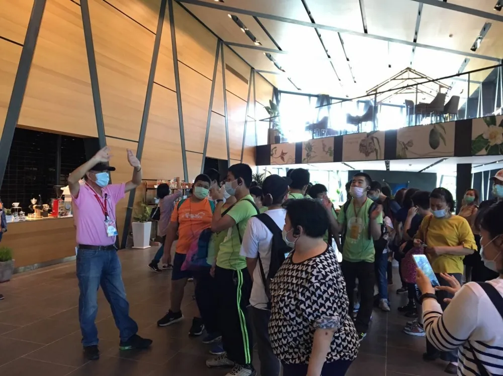 小胖威利症不孤單　搭藝術公車圓夢暢遊屏東