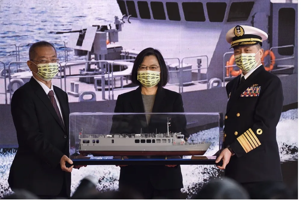 「塔江艦」新增球狀搖桿操控系統　缺乏認證師資教授特殊狀況航行