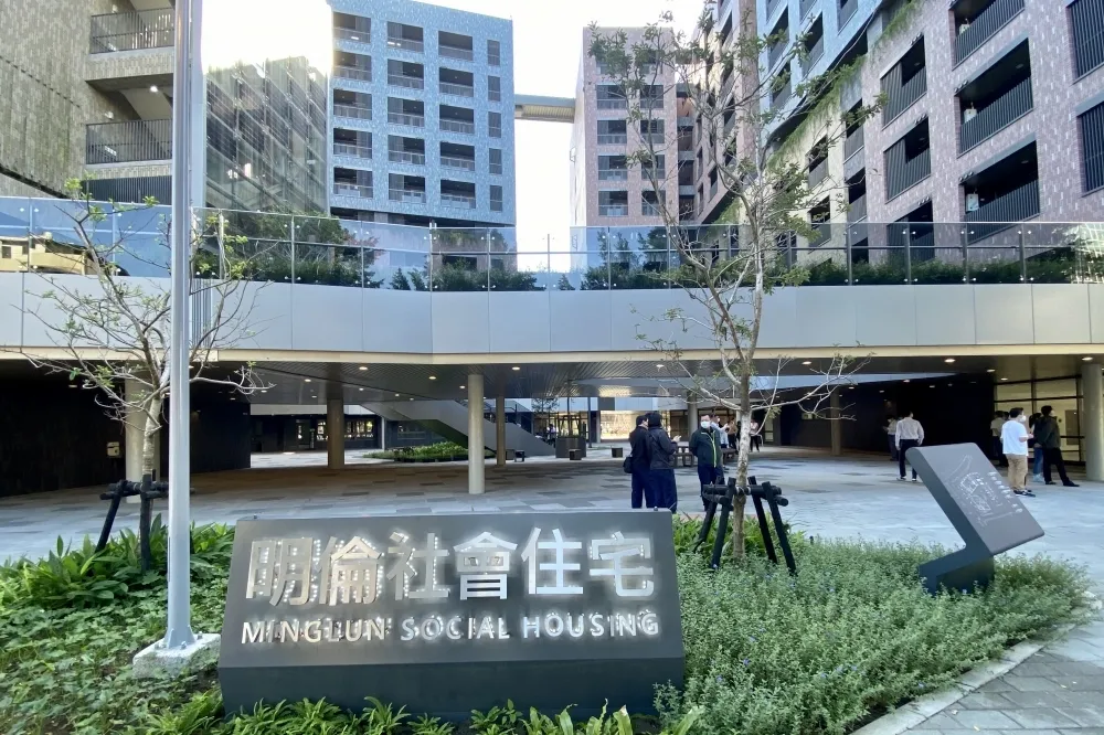 蔡英文發文將蓋12萬戶社宅　柯文哲批：補貼的錢從哪裡來？