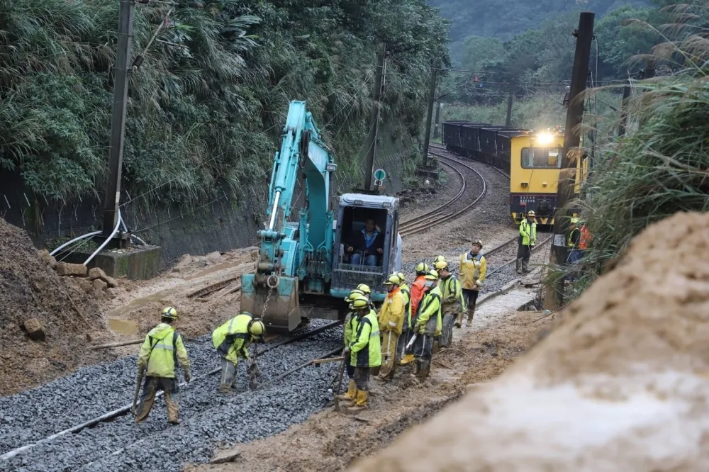 台鐵西正線通車「趕工中」　17日採平溪、深澳線分割運轉