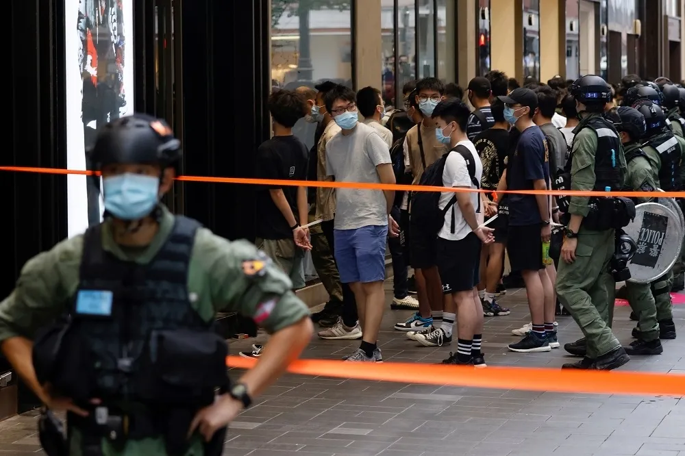 「新港人」治港　難解中港死結