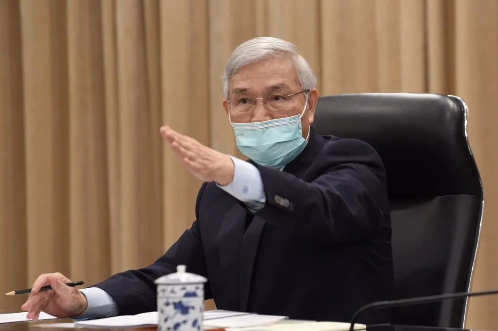 央行連凍3季利率維持不變　2021年經濟成長率上修為3.68％