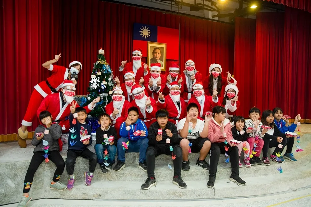台灣馬自達「Hi MAZDA Santa」聖誕活動溫馨送暖