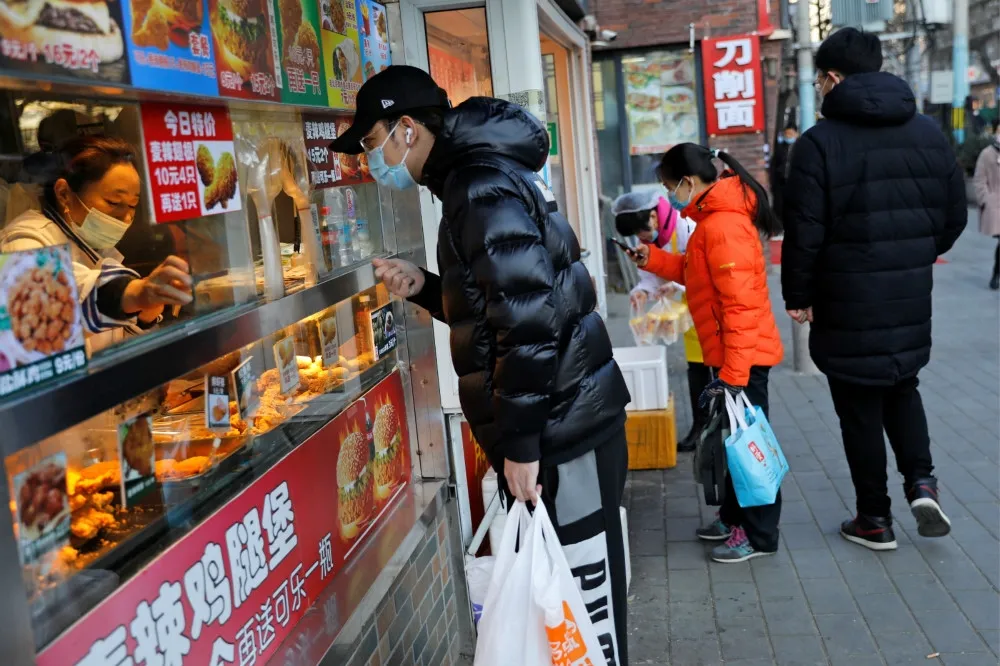 中國審議《反食物浪費法》　大胃王吃播影片恐面臨最高43萬罰款