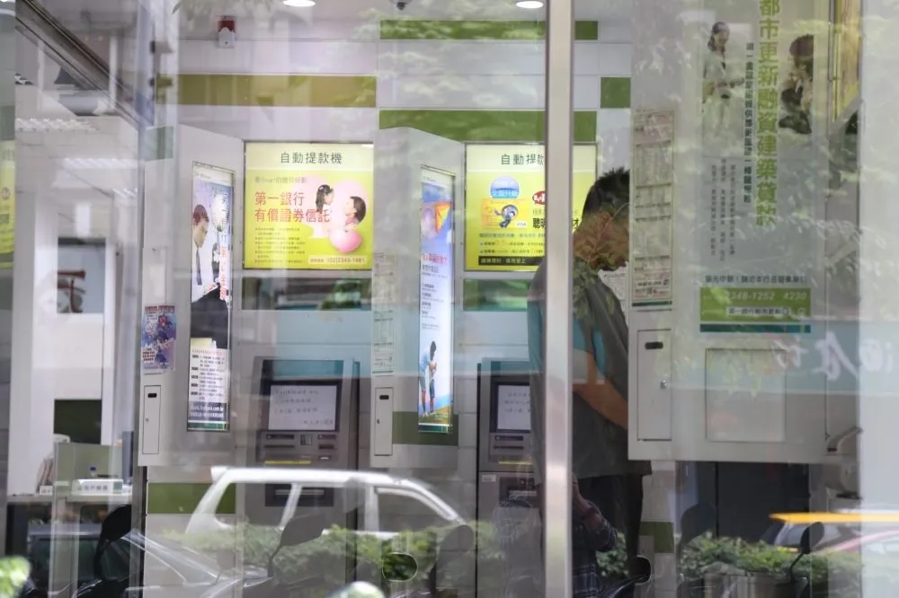 國人平均國債負擔增至23.5萬　高雄市政府負債2490億最高