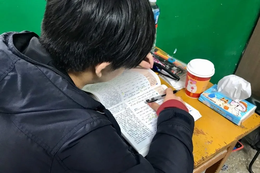 【立院三讀】民法下修「18歲即成年」可自主結婚　2023年上路