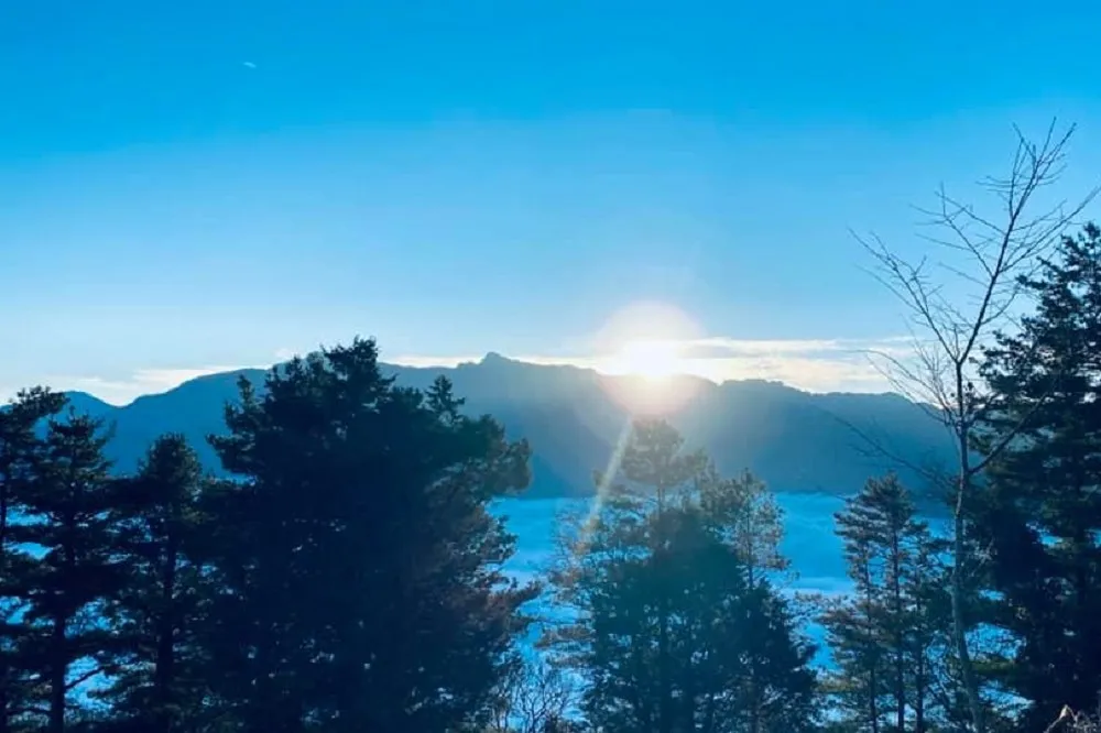 【最美的日出】2021年元旦玉山群峰冉冉上升朝陽　跟大家說：新年快樂