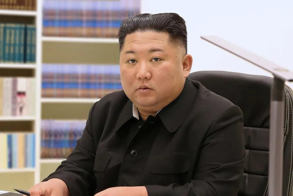 疫情、經濟制裁、天災等危機下　金正恩向北韓人民賀新年　