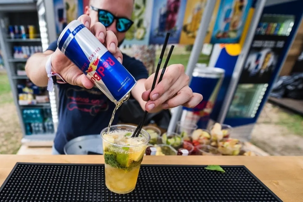 超帥「雪客杯」開趴必備！2/23 前購買 Red Bull 商品任 2 罐即可抽「能量聚樂禮」