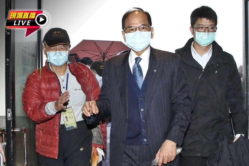 【直播】陽明山擎天崗水牛接連死亡　游錫堃前往訪視