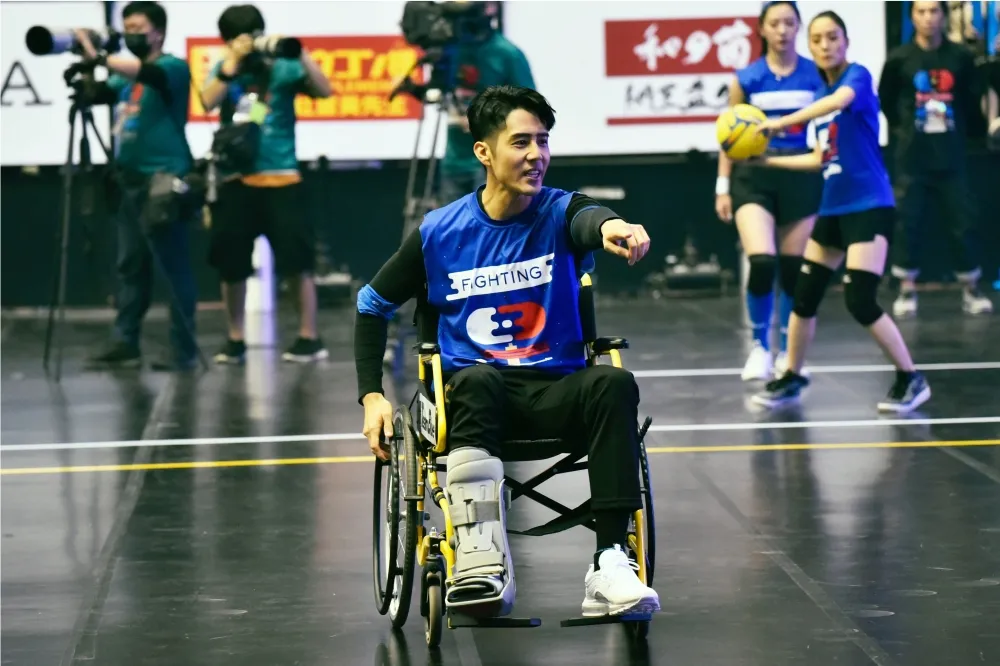 【全明星運動會總決賽】胡宇威腳骨折坐輪椅滿場飛　傷口腫脹發紫徹夜失眠苦不堪言