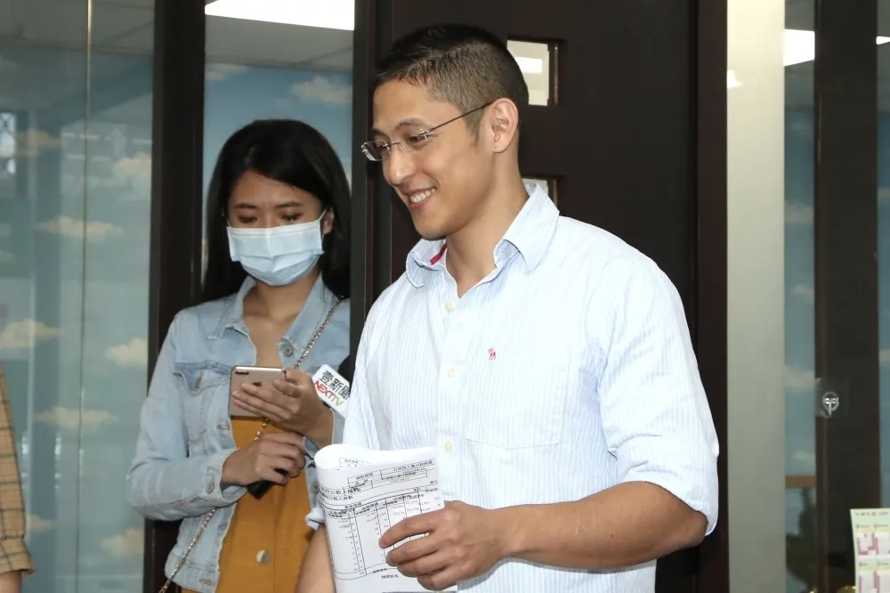 【內幕】吳怡農明登記參選北市黨部主委　獲黃承國力挺可輕騎過關