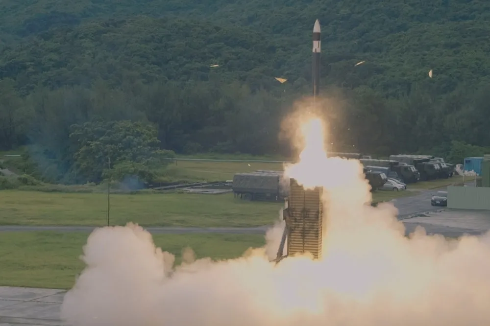 中科院2021首度「無限高」飛彈射擊　上午9:02分九鵬基地發射成功