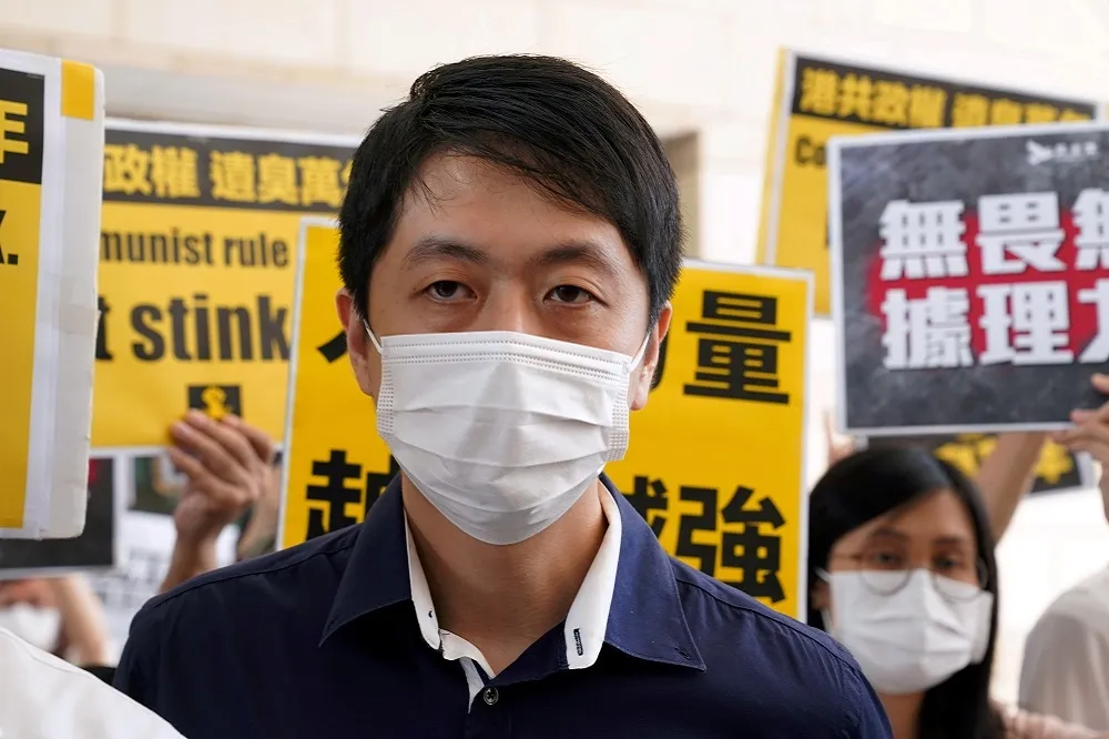 曾助許智峰流亡海外　港警擬發「國際拘捕令」引渡丹麥議員