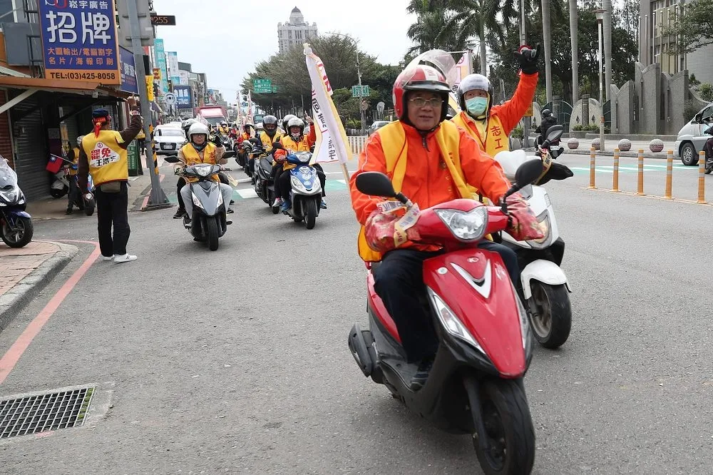 【最後倒數六天】「罷王」車隊中壢街頭　王浩宇低調秀政績