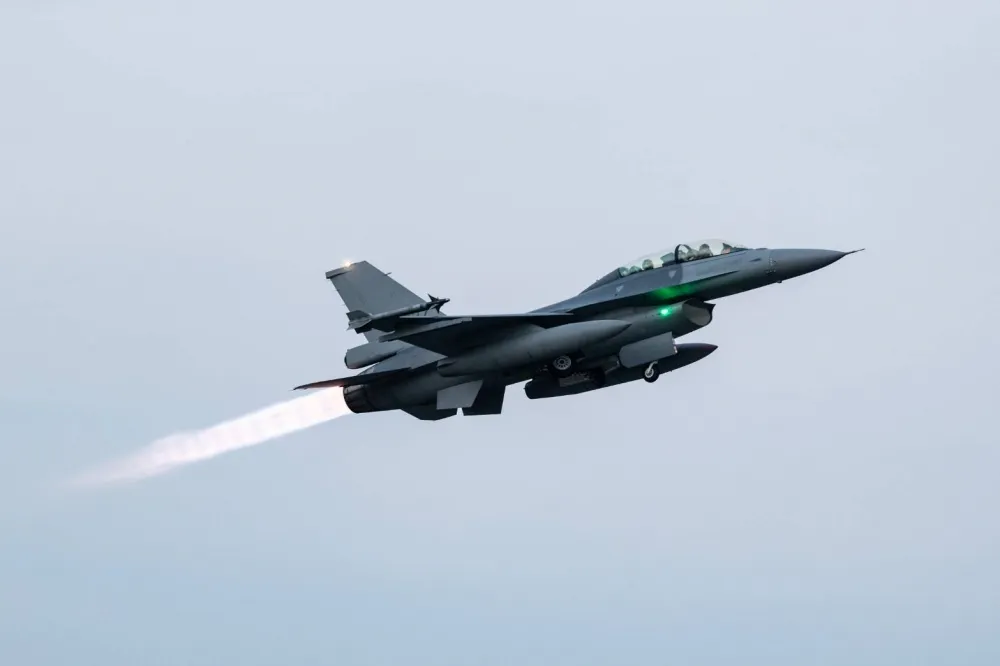 F-16戰機電戰莢艙性能提升案　美軍3月底提邀商評估報告供空軍決選