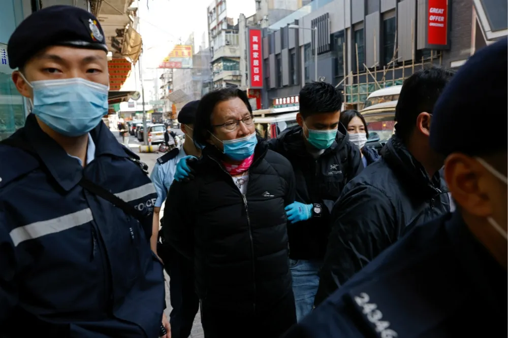 港警以協助罪犯潛逃為由　逮捕「保護傘」律師黃國桐等11人