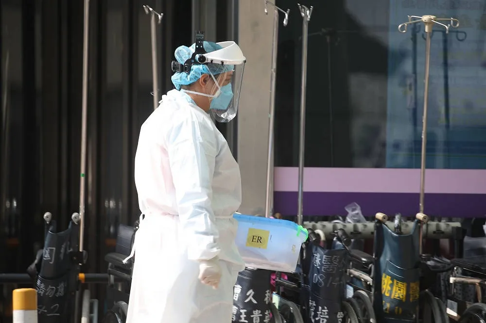 【7天5醫護確診】工作重疊性高　案863護理師和案856主治醫負責同病房