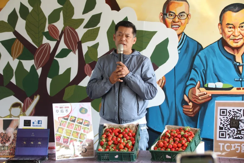 屏東金牌可可推TC巧舖草莓季