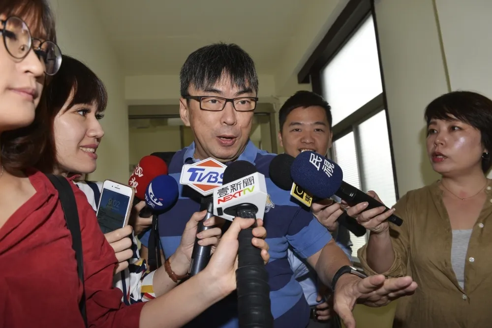 市刑大搞丟300萬名錶只賠50萬　段宜康質疑監守自盜