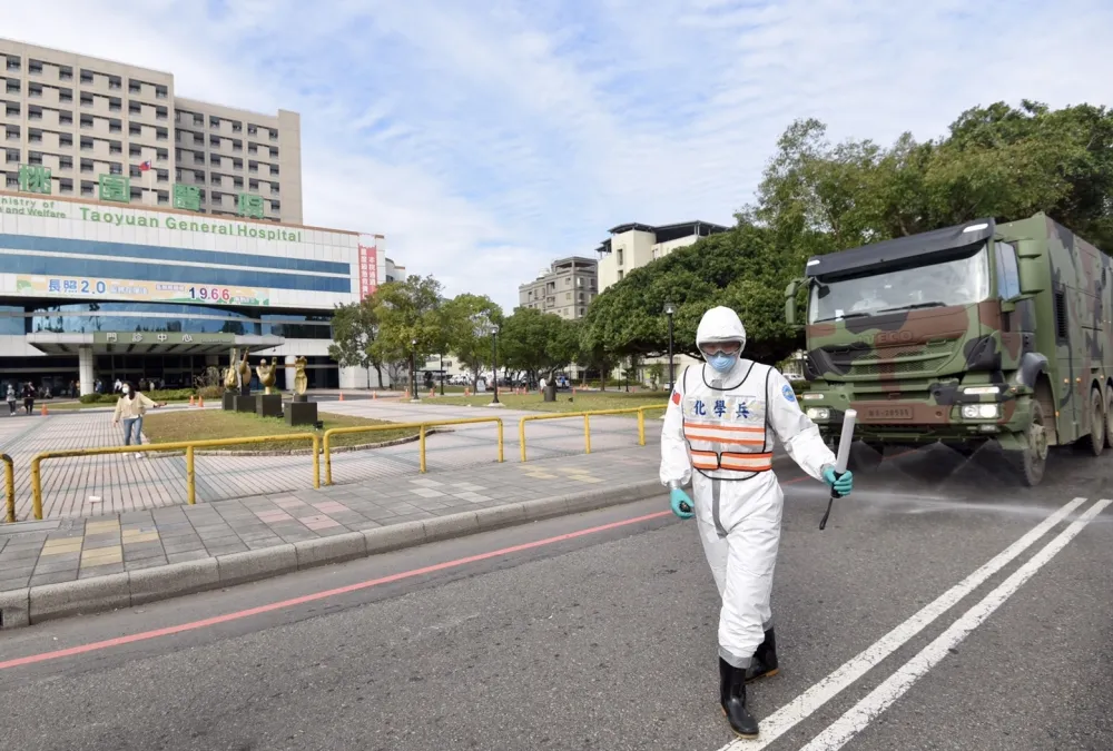 【快訊】部桃新增2例本土確診　案852護理師照顧的90多歲患者和女兒染疫　
